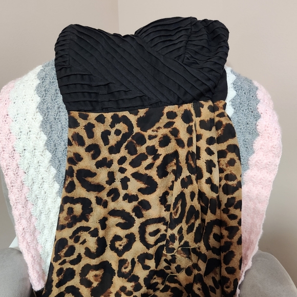 Dress - Picture 1 of 3